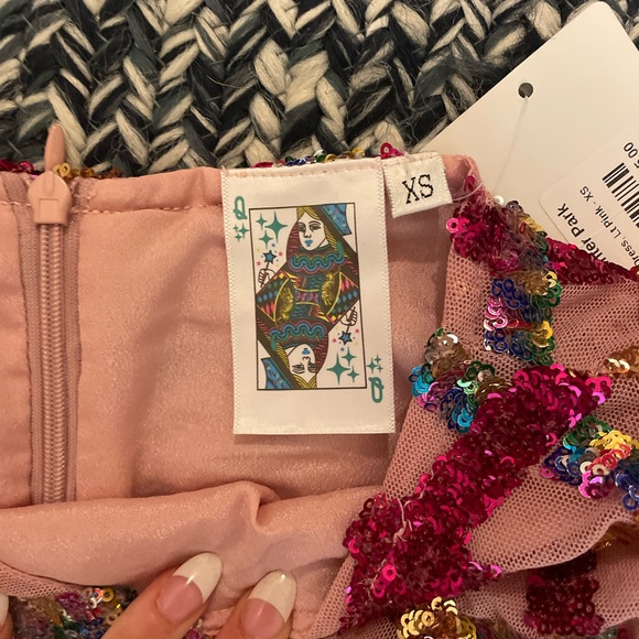 QUEEN OF SPARKLES DRESS SIZE XS - Picture 5 of 6